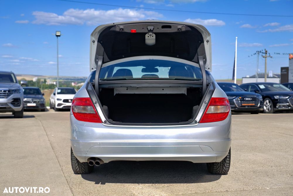 Mercedes-Benz C 200 CDI DPF (BlueEFFICIENCY) Avantgarde - 13