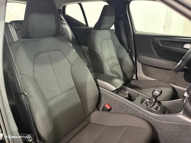 Volvo XC 40 1.5 T2 Momentum Plus - 32