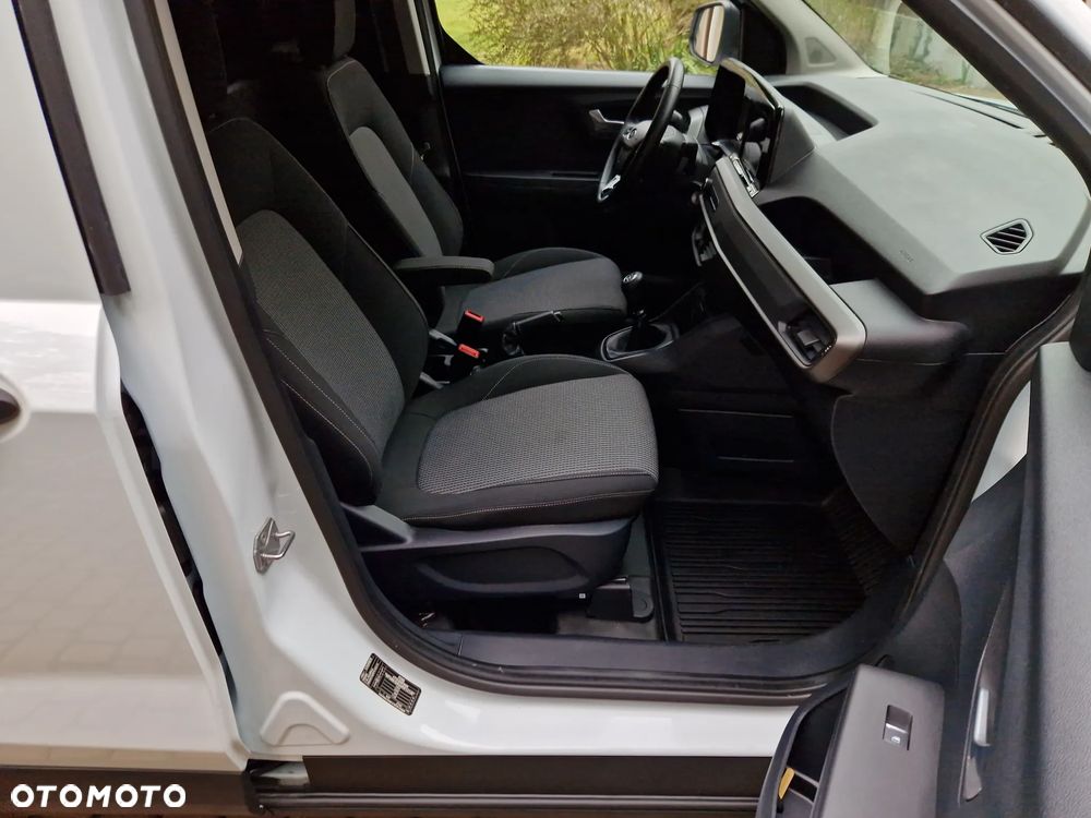 Ford Transit Courier - 9