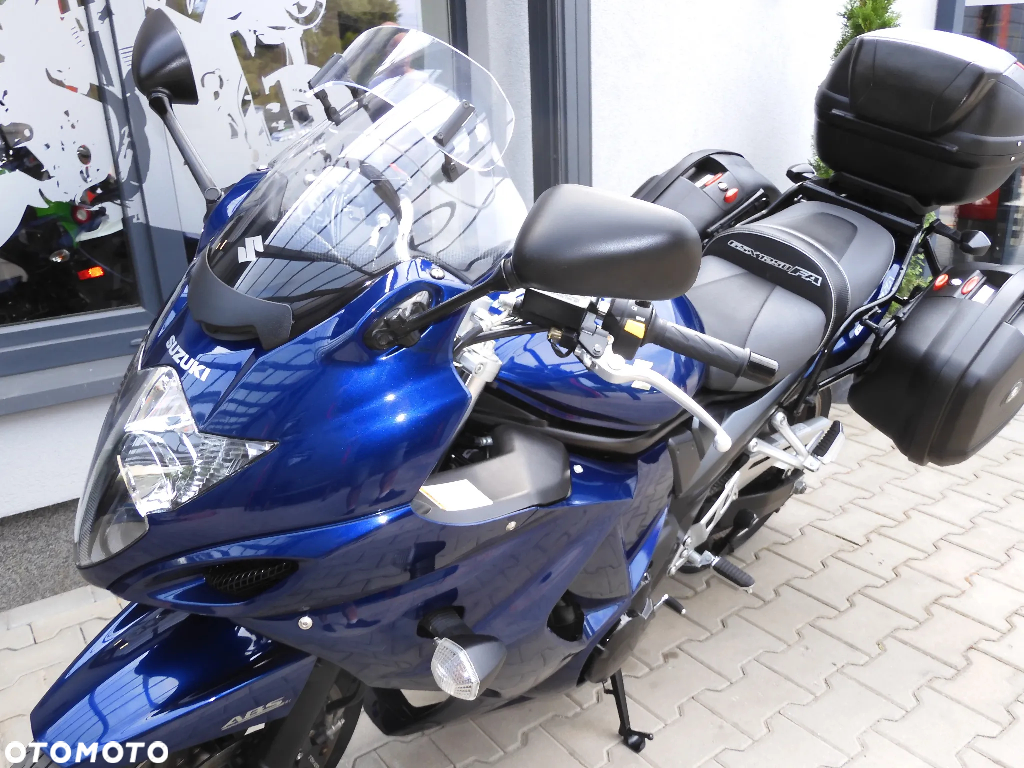 Suzuki GSX - 36