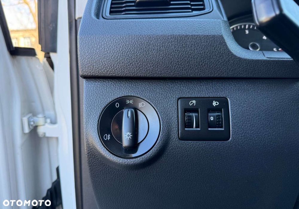 Volkswagen Caddy - 10