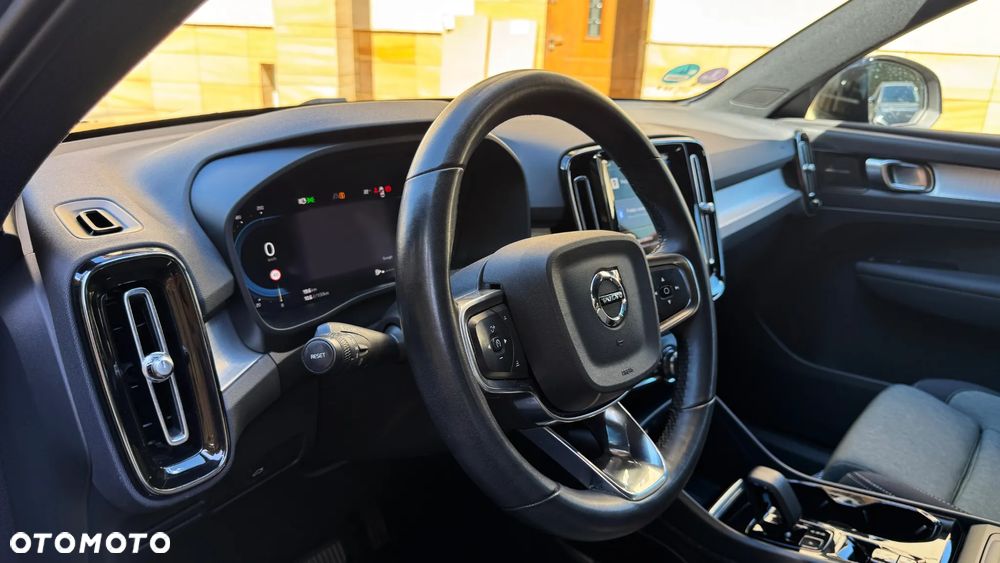 Volvo XC 40 B3 B DKG Plus Black Edition - 18