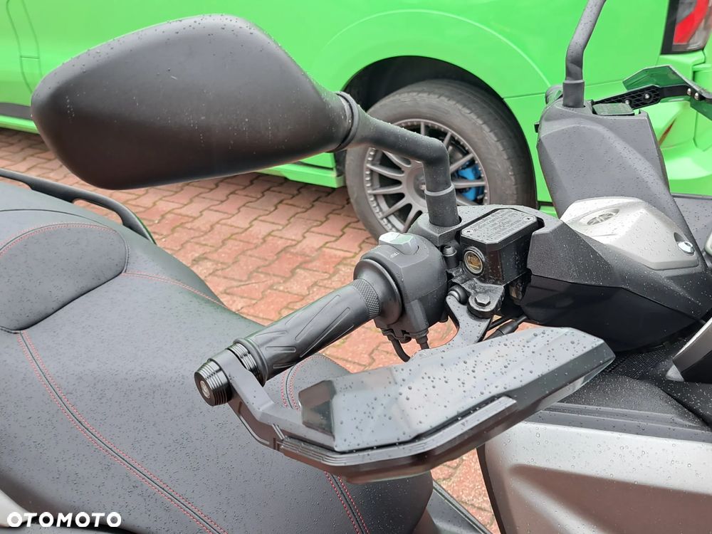 Yamaha X-max - 8