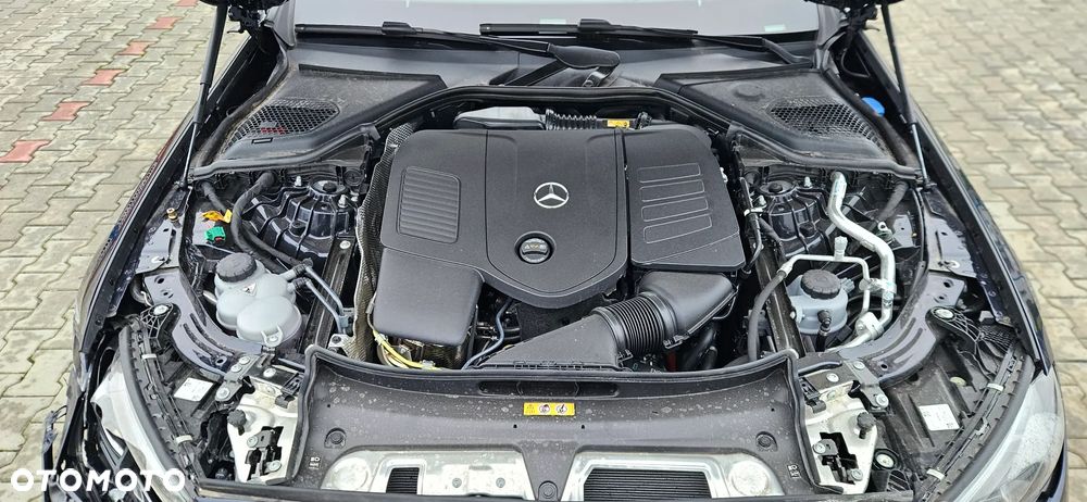 Mercedes-Benz Klasa E 300e 9G-TRONIC - 36