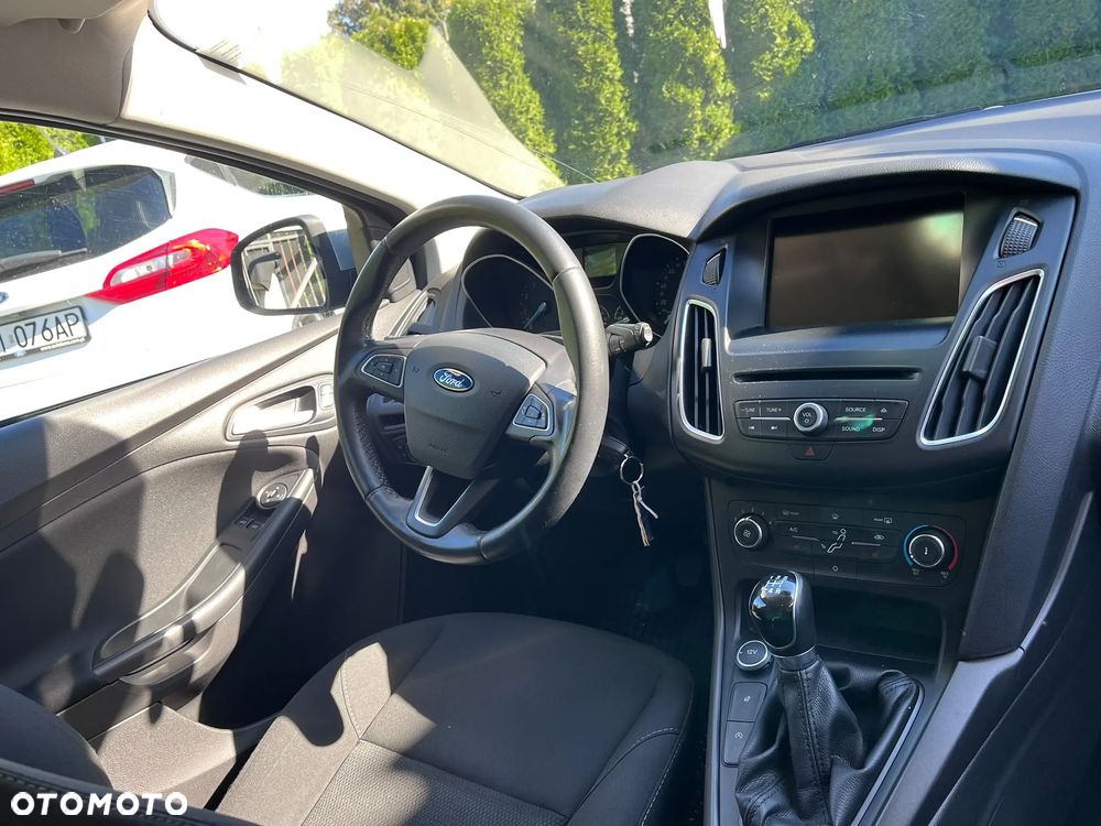 Ford Focus - 24