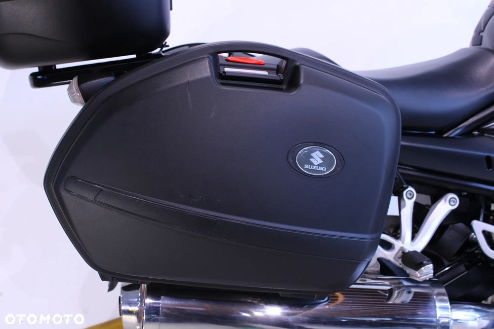 Suzuki GSX - 32