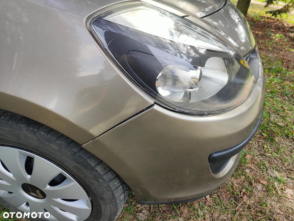 Renault Clio - 12