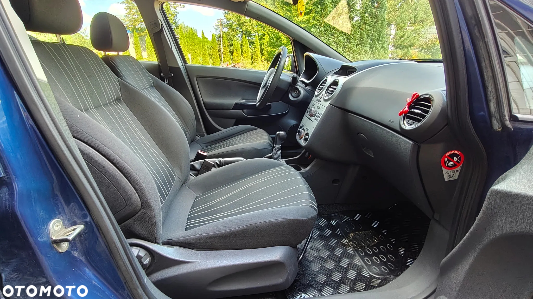 Opel Corsa 1.2 16V Enjoy - 9