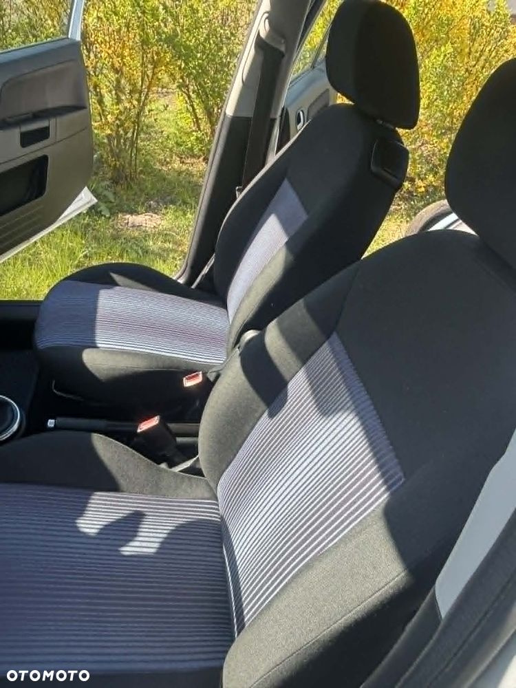 Ford Fusion 1.4 Fun X - 10