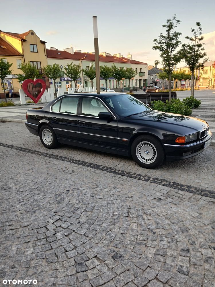 BMW Seria 7 728i L - 1