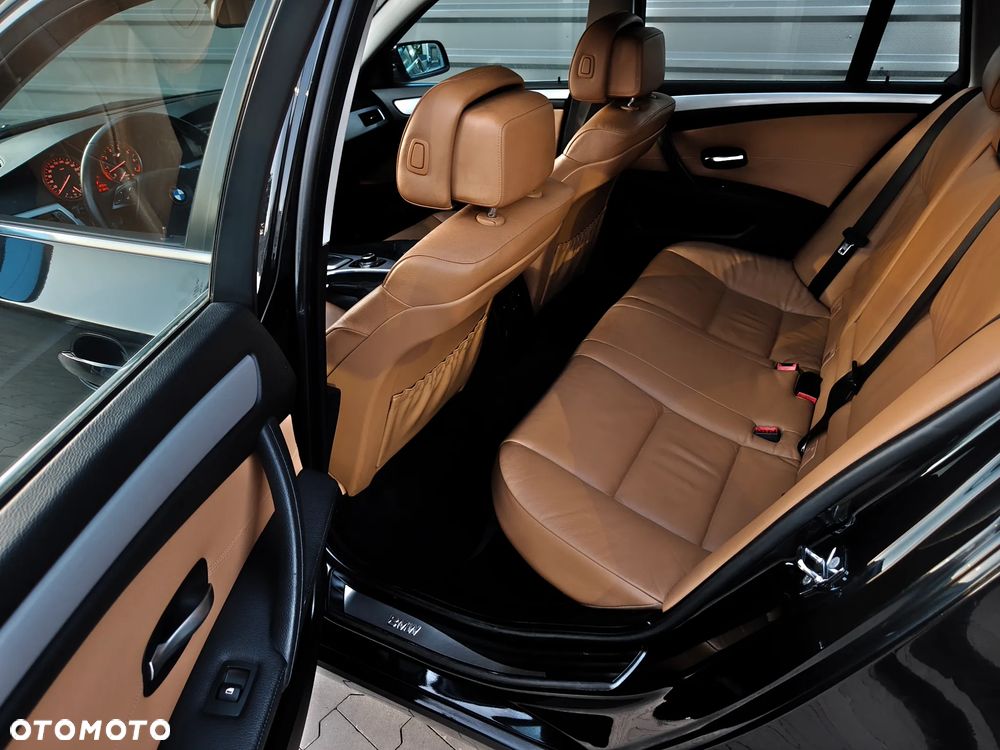 BMW Seria 5 523i Edition Exclusive - 39