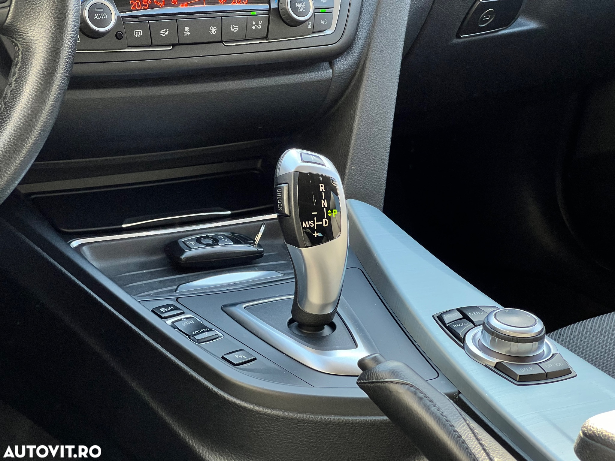 BMW Seria 3 320d Touring Aut. Modern Line - 12