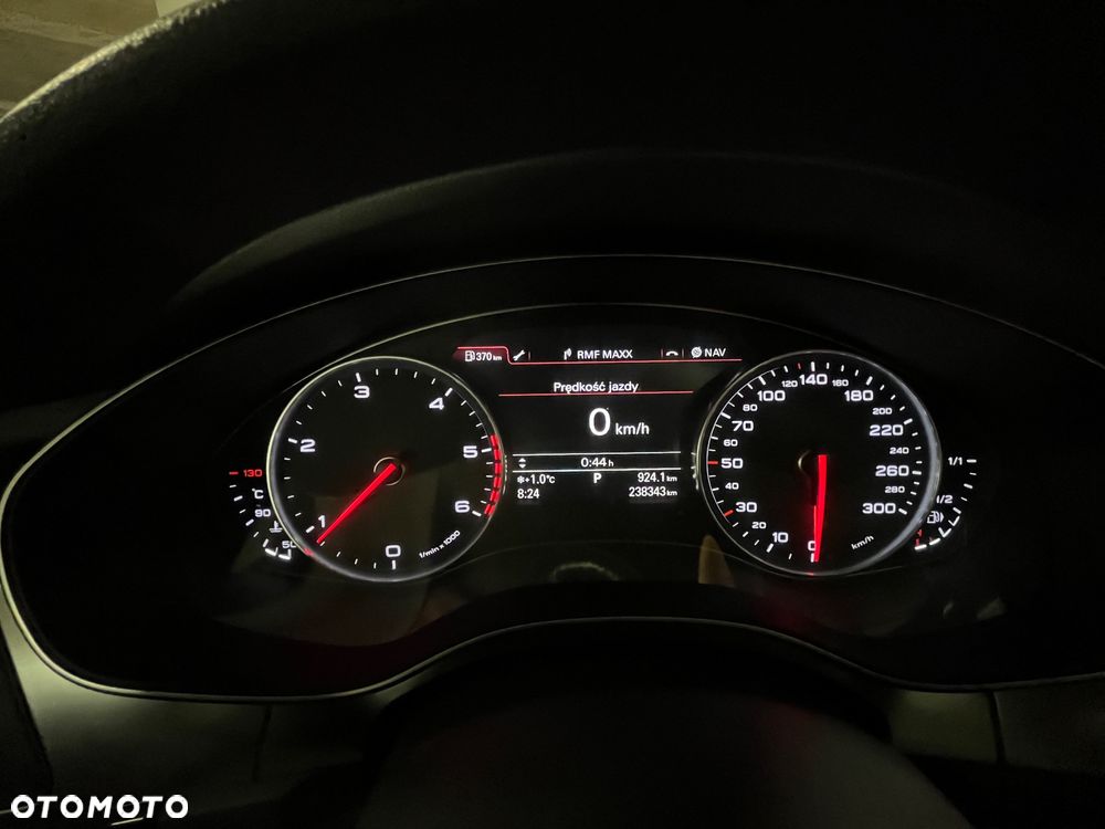 Audi A6 Avant 2.0 TDI DPF multitronic - 24