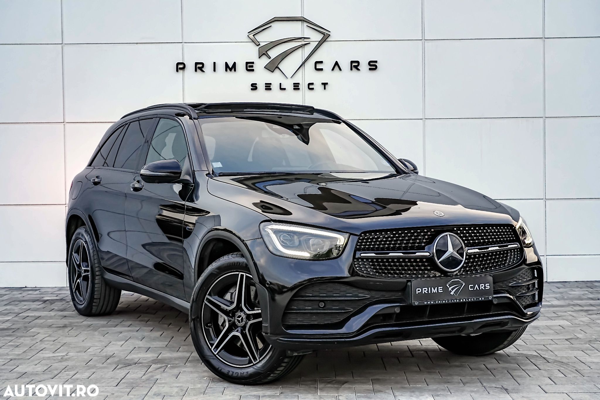 Mercedes-Benz GLC 300 e 4Matic 9G-TRONIC AMG Line Plus - 1