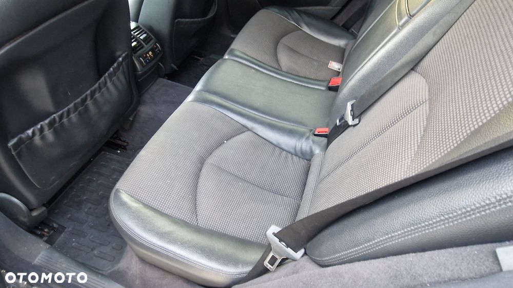 Mercedes-Benz Klasa E 320 CDI Avantgarde DPF Sport Edition AMG - 14