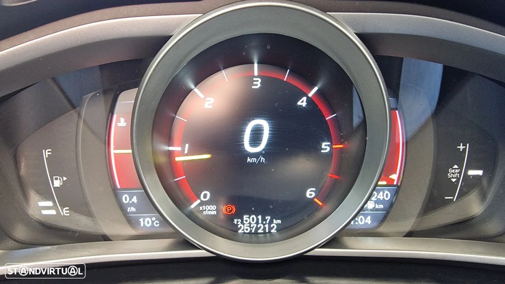 Volvo V40 D4 Summum - 17