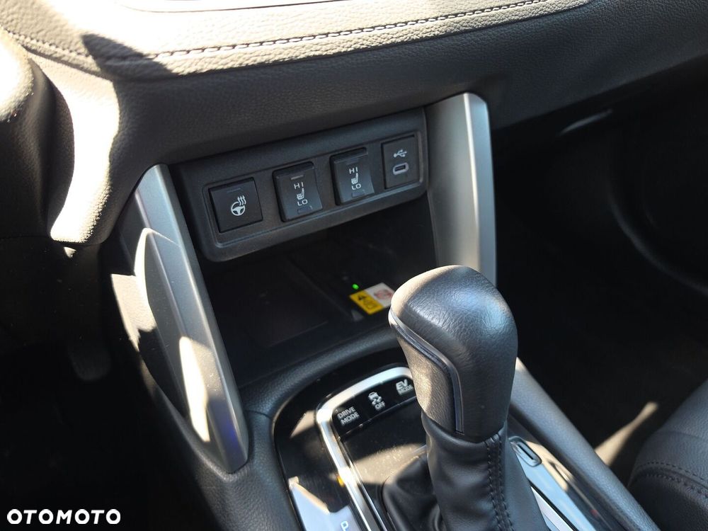 Toyota Corolla Cross 2.0 Hybrid Executive - 17