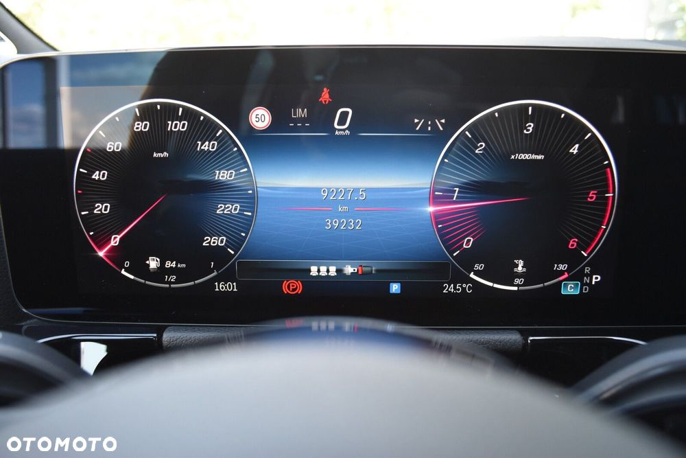 Mercedes-Benz GLA 220 d 4-Matic 8G-DCT - 13