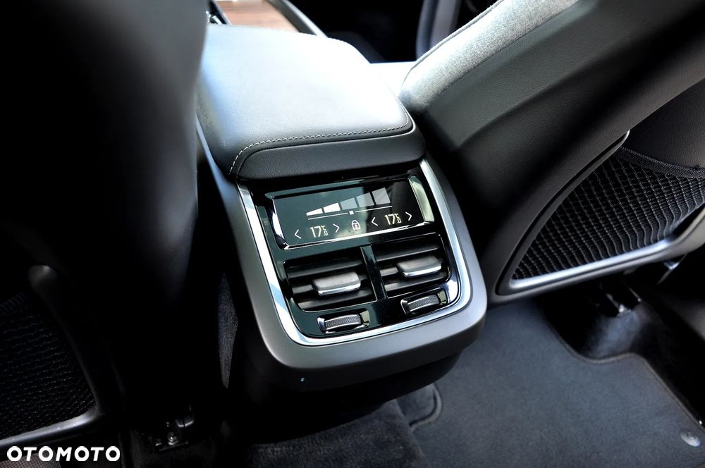 Volvo XC 60 B4 D AWD Geartronic Inscription - 19