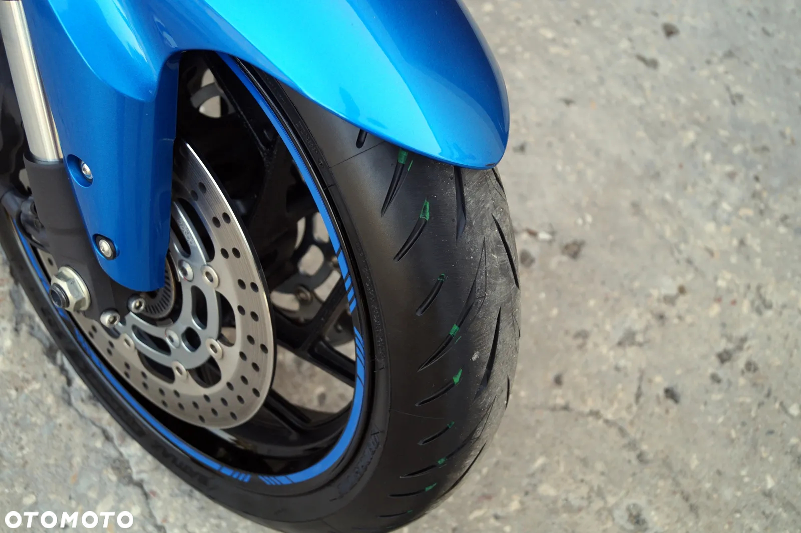 Suzuki GSX - 13