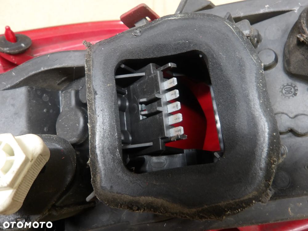 OPEL CORSA D 3D 06-10 LAMPA PRAWA LEWA TYŁ TYLNA 13186350 - 4