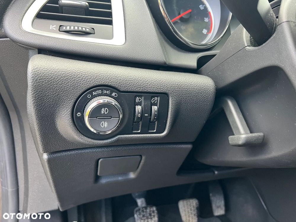 Opel Astra 1.6 Turbo Sport - 18