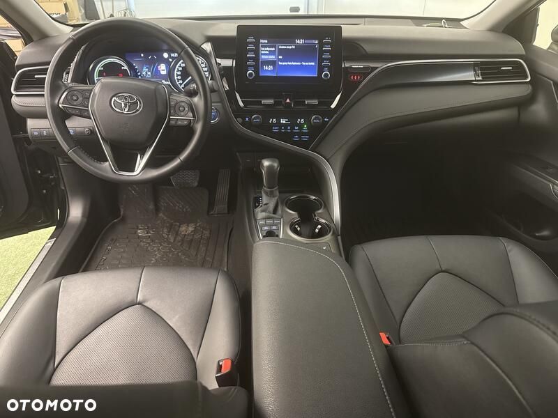 Toyota Camry 2.5 Hybrid Comfort CVT - 22