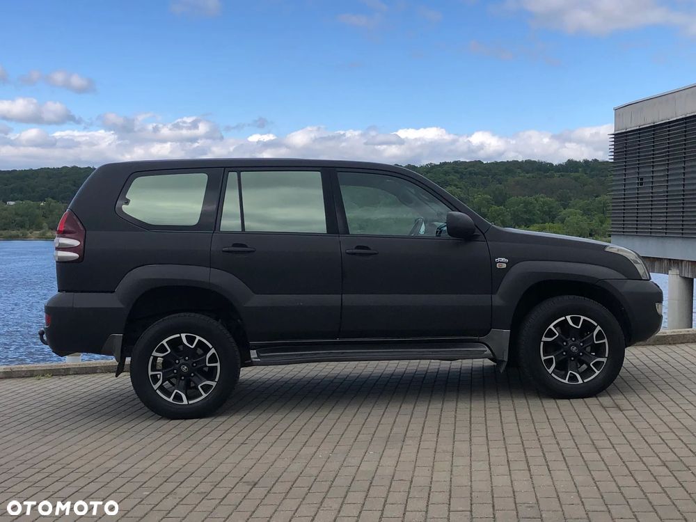 Toyota Land Cruiser - 23