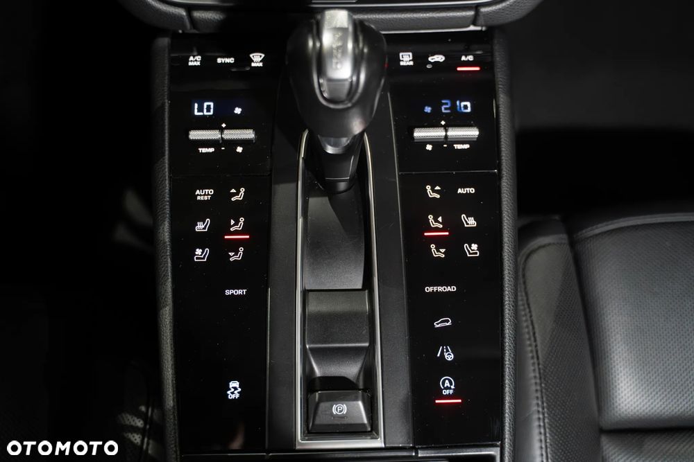 Porsche Macan - 18