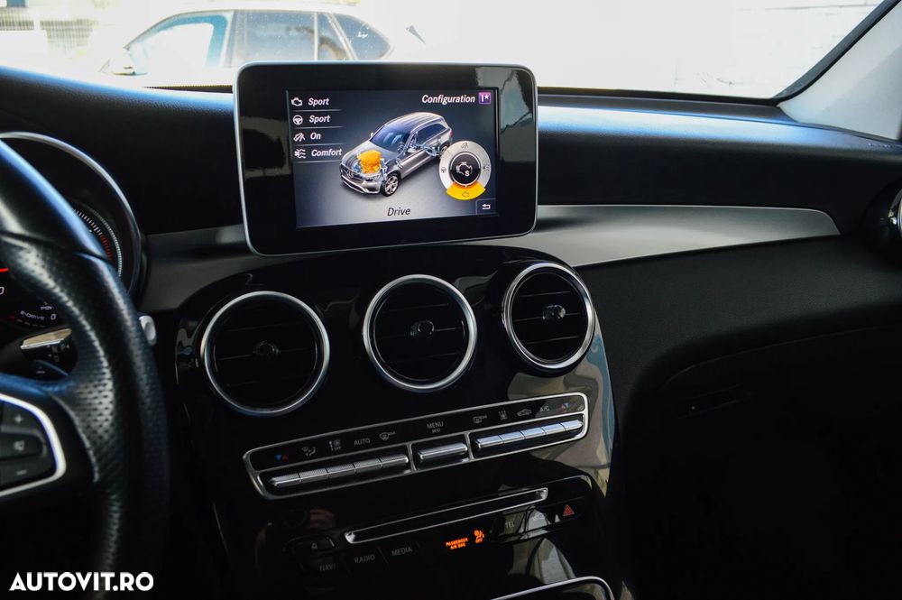 Mercedes-Benz GLC 350 e 4Matic 7G-TRONIC Exclusive - 27