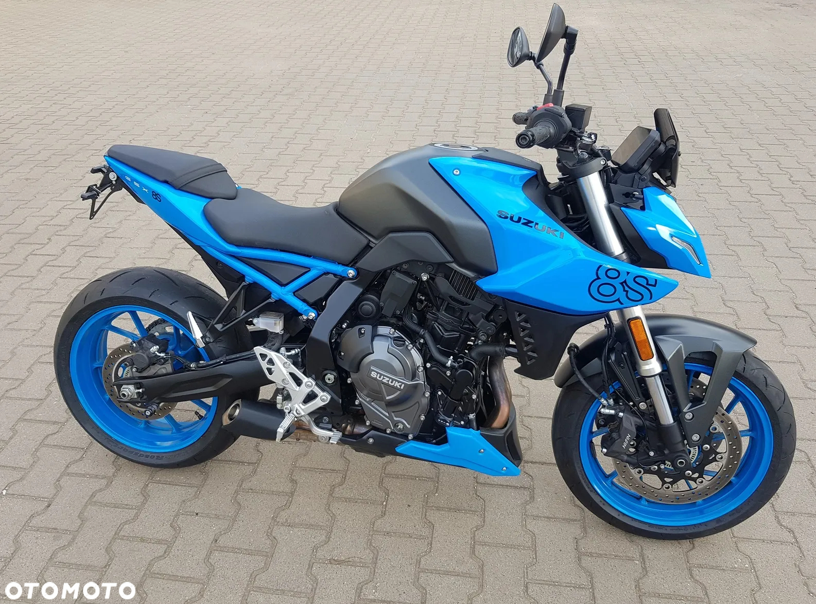 Suzuki GSX - 2