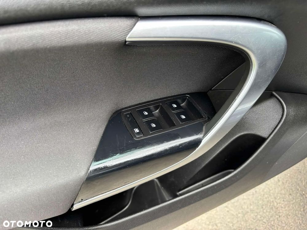 Opel Insignia - 23