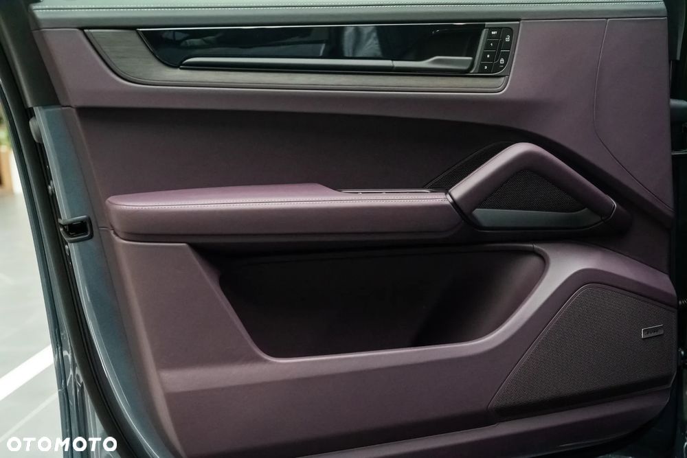 Porsche Cayenne S E-Hybrid PHEV Black Edition - 30