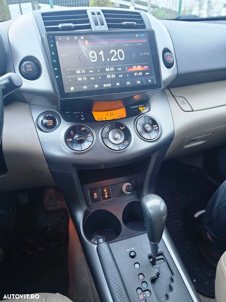 Toyota RAV4 2.2 D-4D 4x4 Automatik Executive - 11