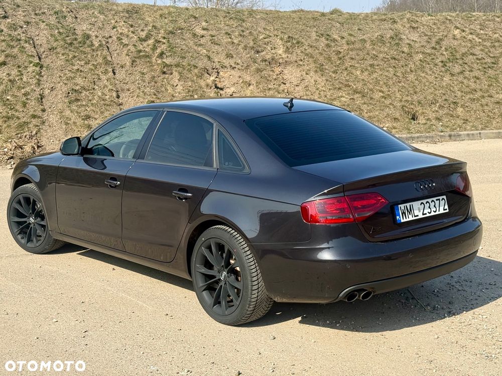 Audi A4 Limousine - 3