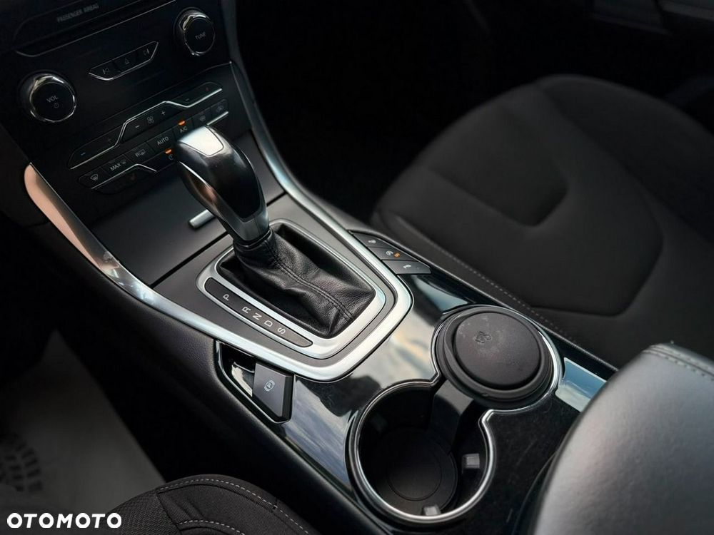 Ford S-Max - 32