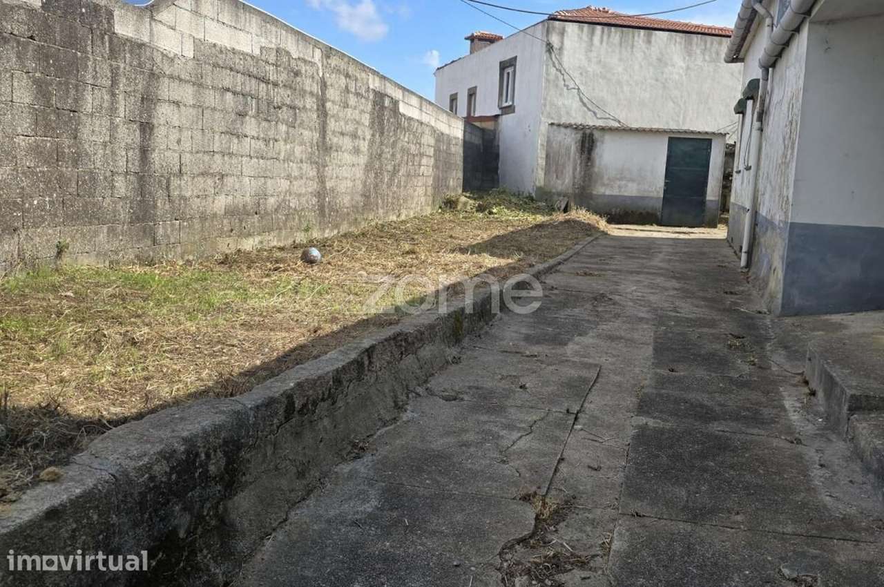 Moradia Térrea para restauro - Grande imagem: 3/4