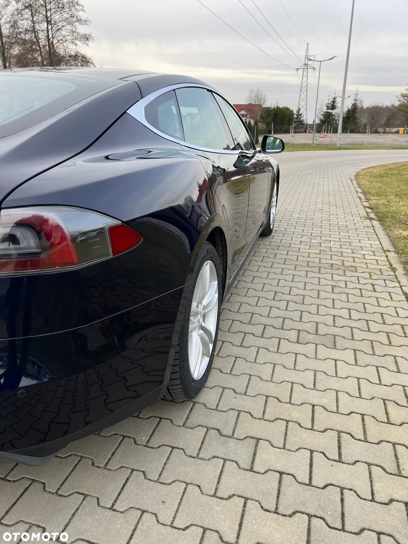 Tesla Model S 85D Allradantrieb - 16