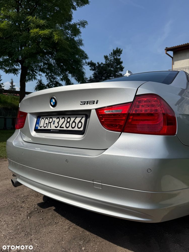 BMW Seria 3 318i - 1