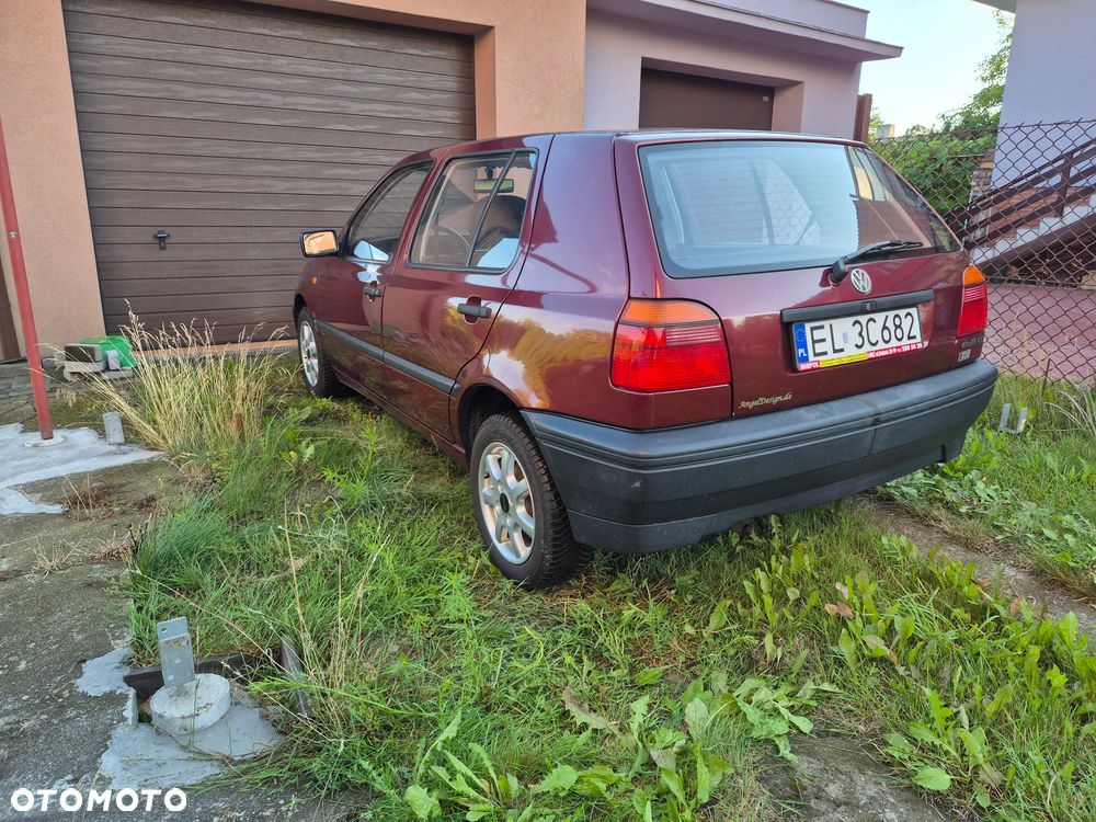 Volkswagen Golf 1.6 CL - 6