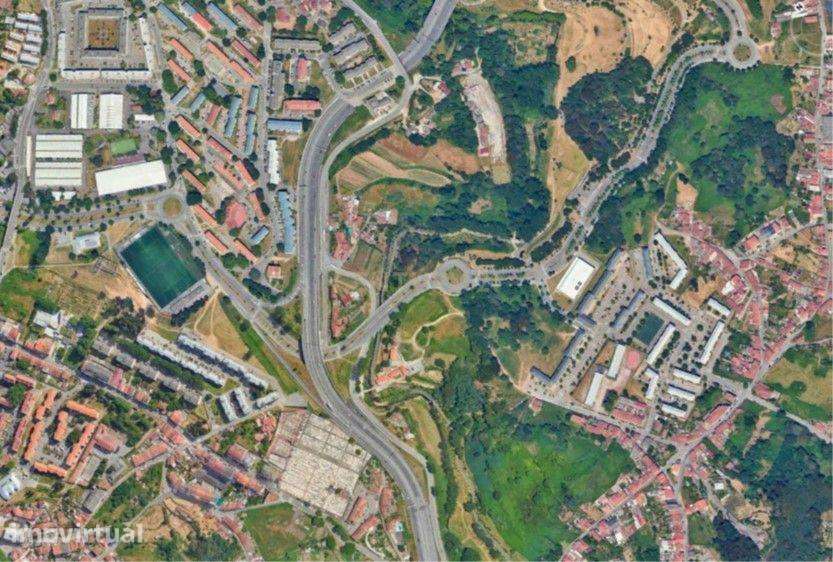 T2 com terraço, varanda e lugar de garagem no Condomínio Residencial O - Grande imagem: 5/15