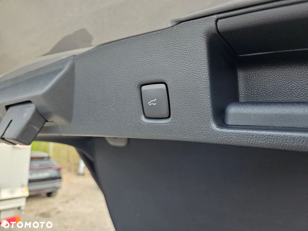 Ford Kuga 2.5 FHEV AWD ST-Line X - 11