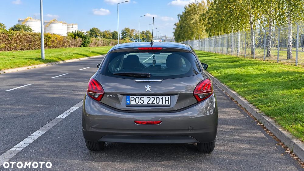 Peugeot 208 2017 photo 5