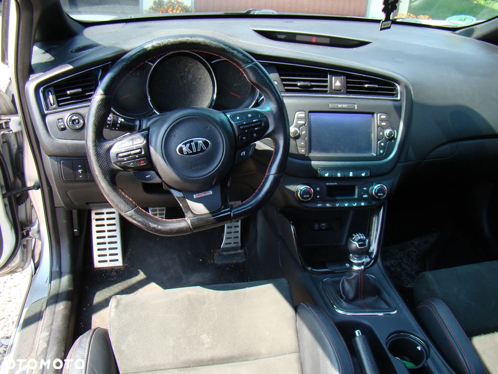 Kia Ceed 1.6 T-GDI GT - 16