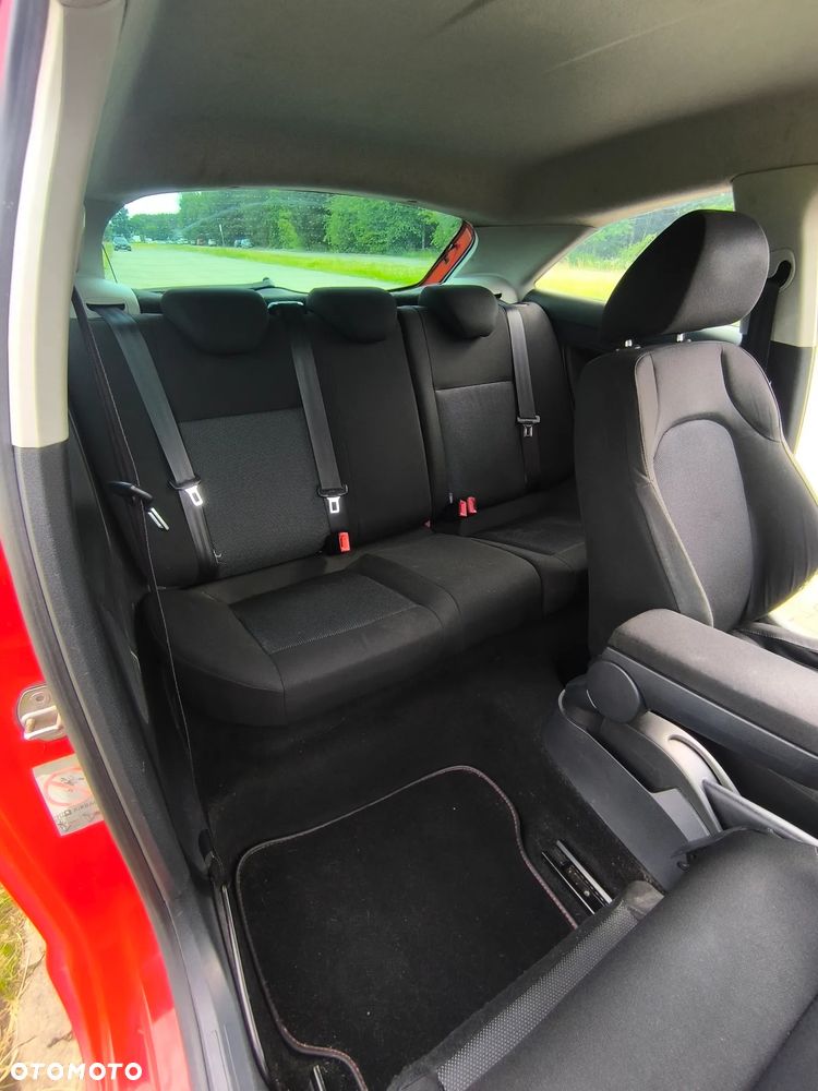 Seat Ibiza SC 1.6 16V Sport - 8