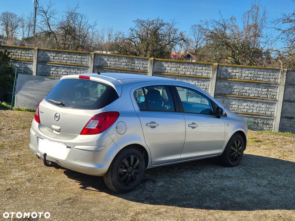 Opel Corsa 1.4 16V Edition - 11