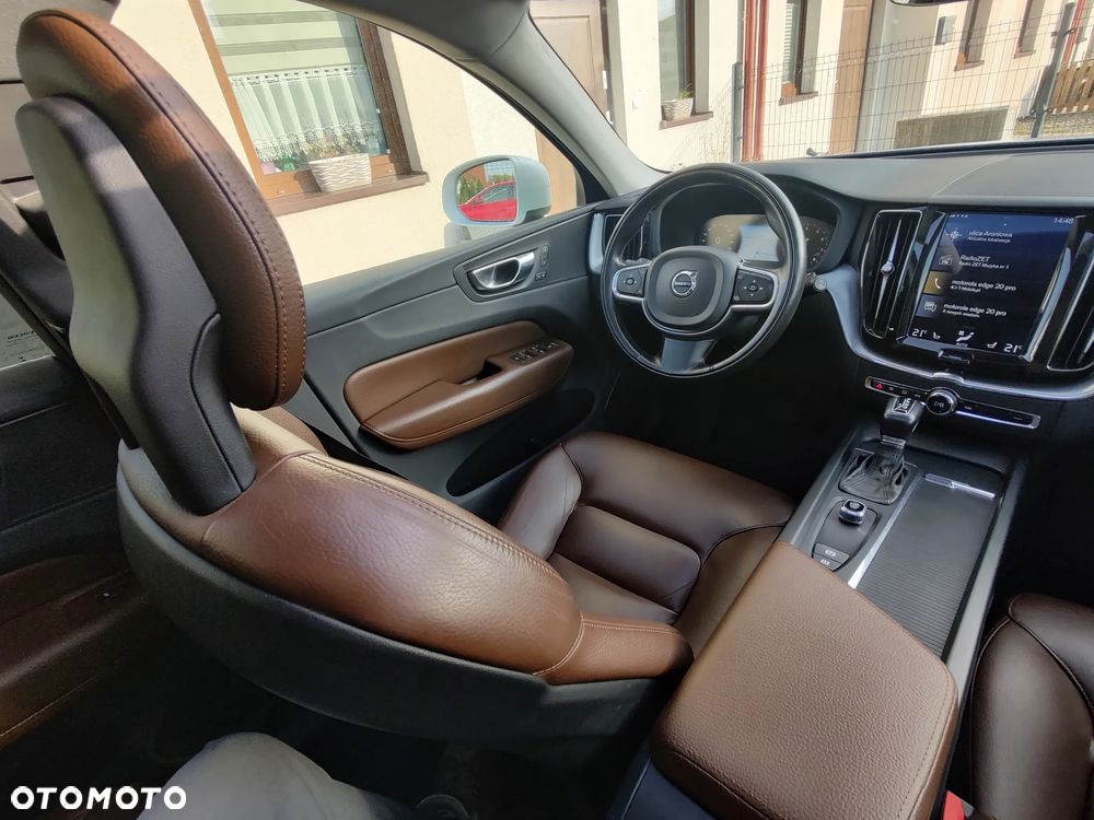 Volvo XC 60 T5 AWD Momentum - 8