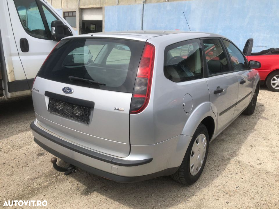 Dezmembrez piese Ford Focus 2 - 4