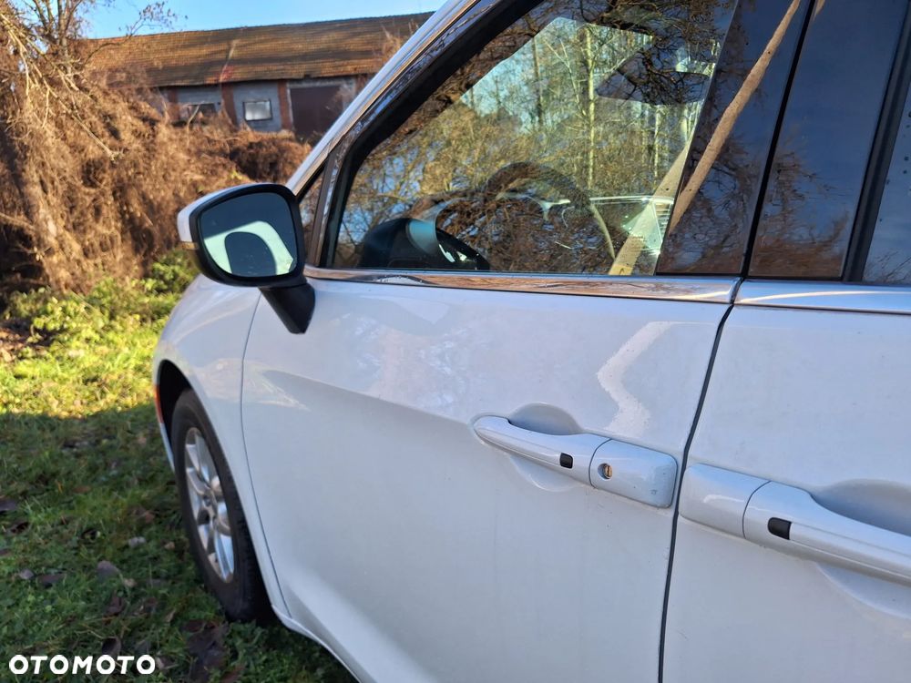 Chrysler Pacifica - 5