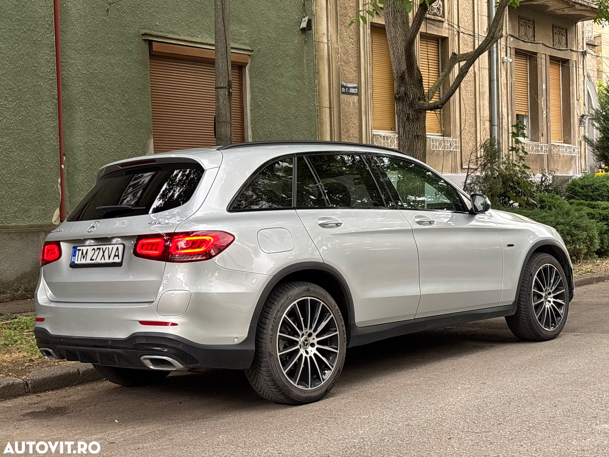 Mercedes-Benz GLC 300 e 4MATIC - 18